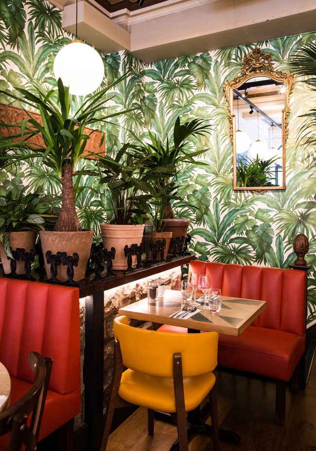 Photo of spaghetti house dining lighting design